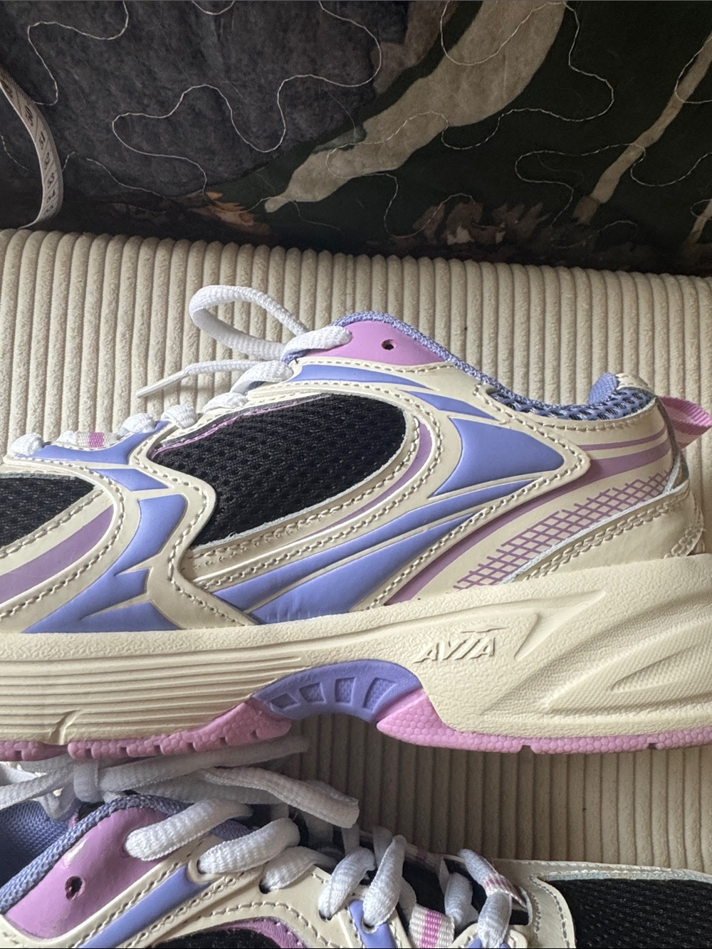 Avia 5000 Running Sneakers in Black, Lavender & White - Picture 4 of 10